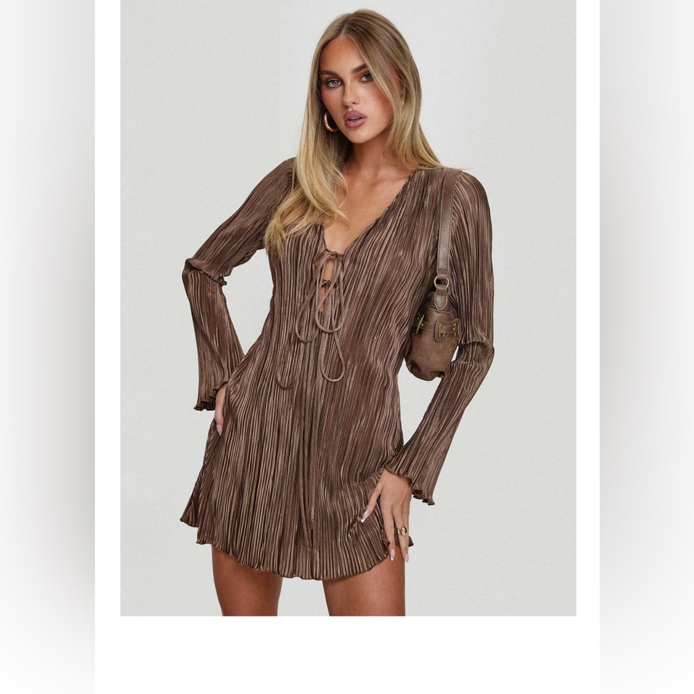 Princess Polly Long Sleeve Dress (NWT)